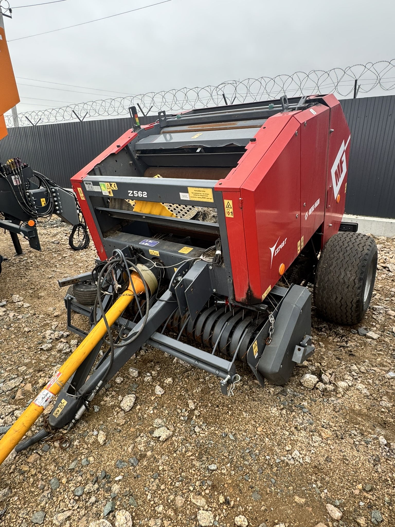 Грузовики и спецтехника